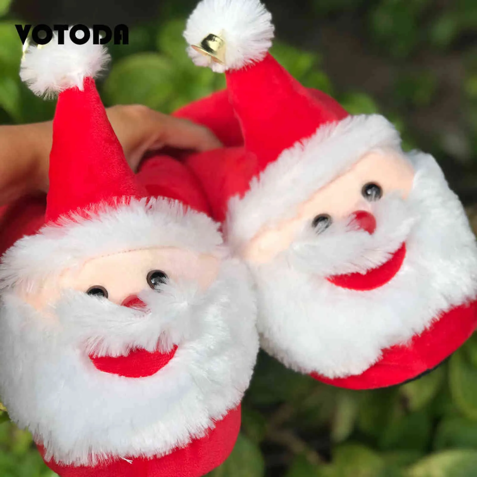 Vinter Julpar Plush Tofflor Kvinnor Santa Hem Flat Slides Män Hem Golv Flip Flop Cartoon Cute Furry Fur Skor Bomull H1122