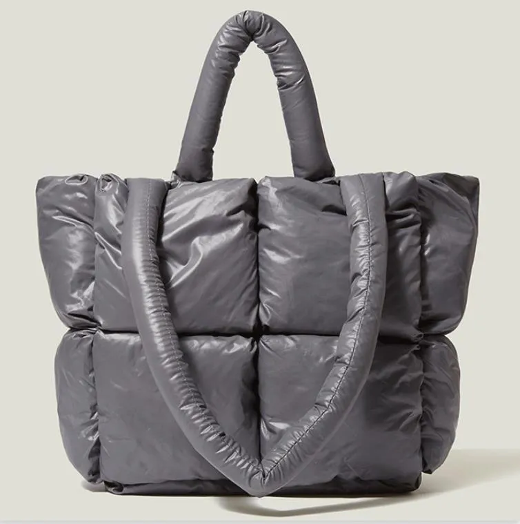 詰め物の袋フェザーバッグファッションハンドバッグかわいい最新スタイルのトートソリッドカラー通勤女性用のアームバッグ281S