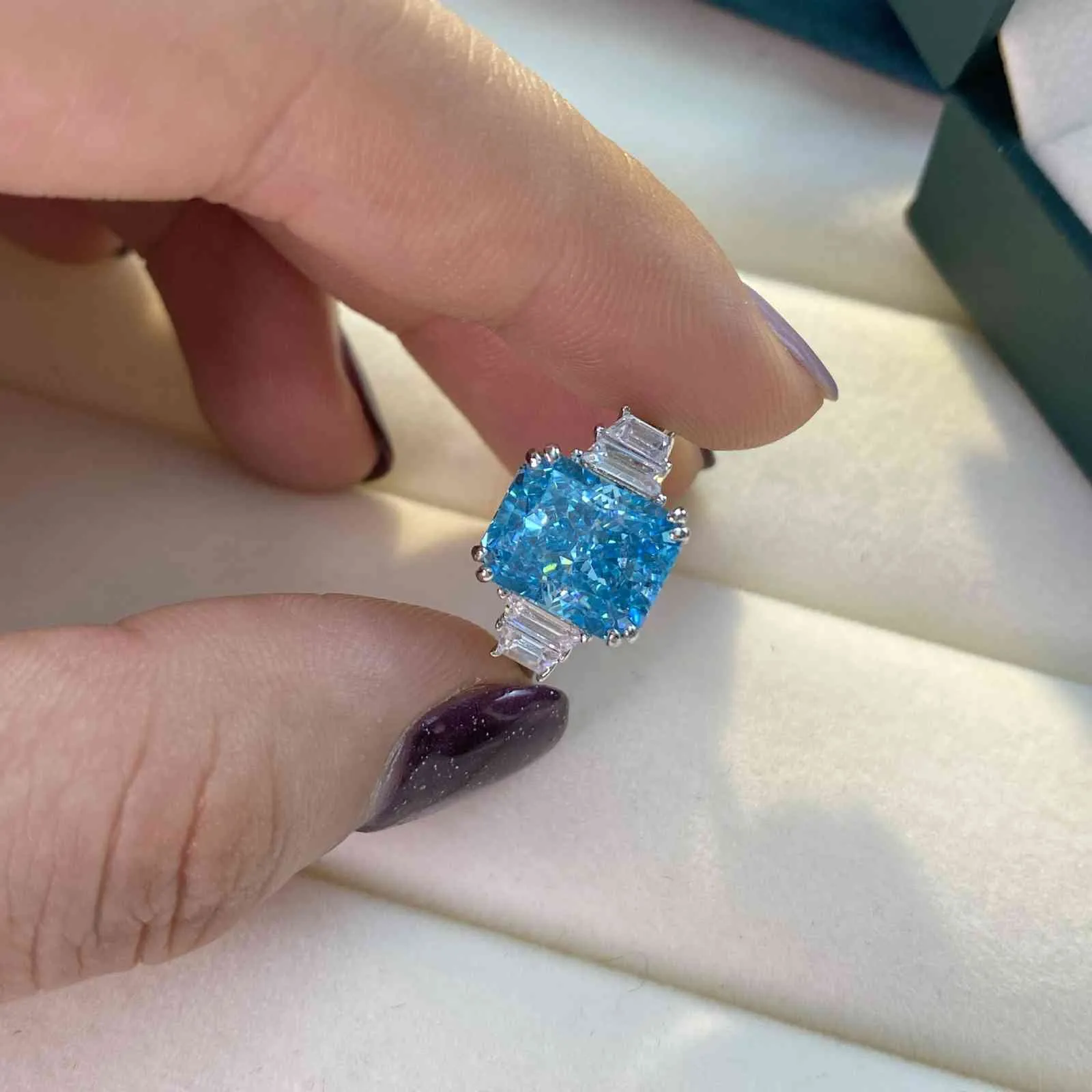 Wong Rain 100％925スターリングシルバーを作成Moissanite Gemstoneダイヤモンドの結婚式の婚約指輪女性ファインジュエリー卸売