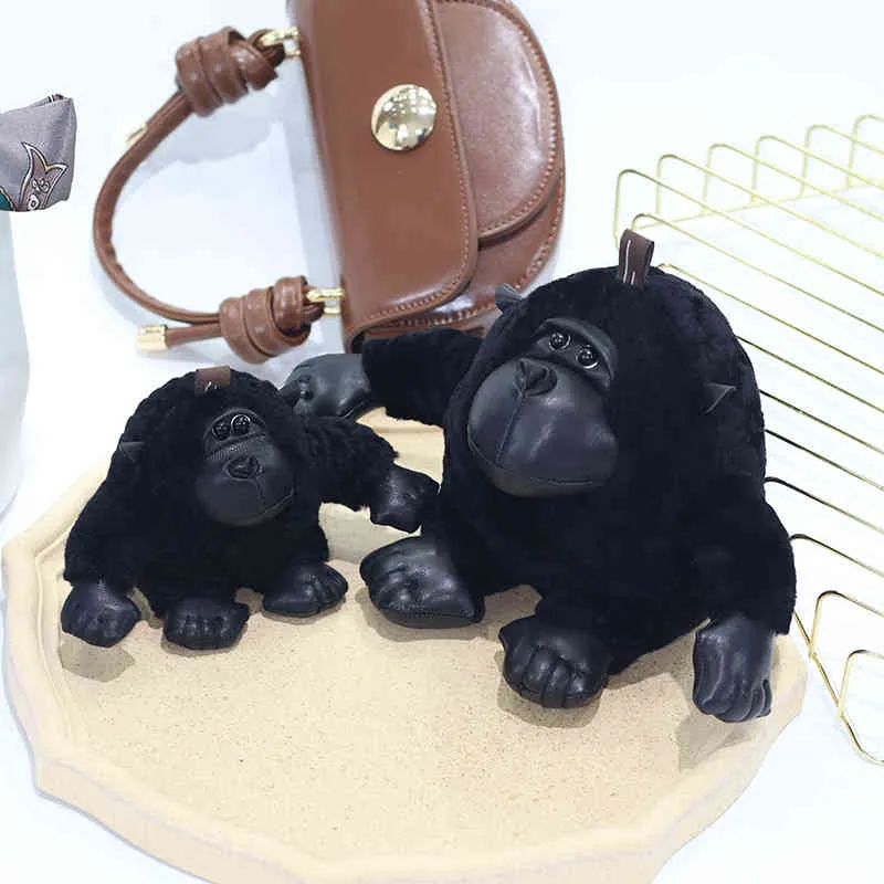 Kvinnor Real Lamb Fur Keychain Fluffy Key Ring för bilar Monkey Gorilla Doll Studentväska Pendant
