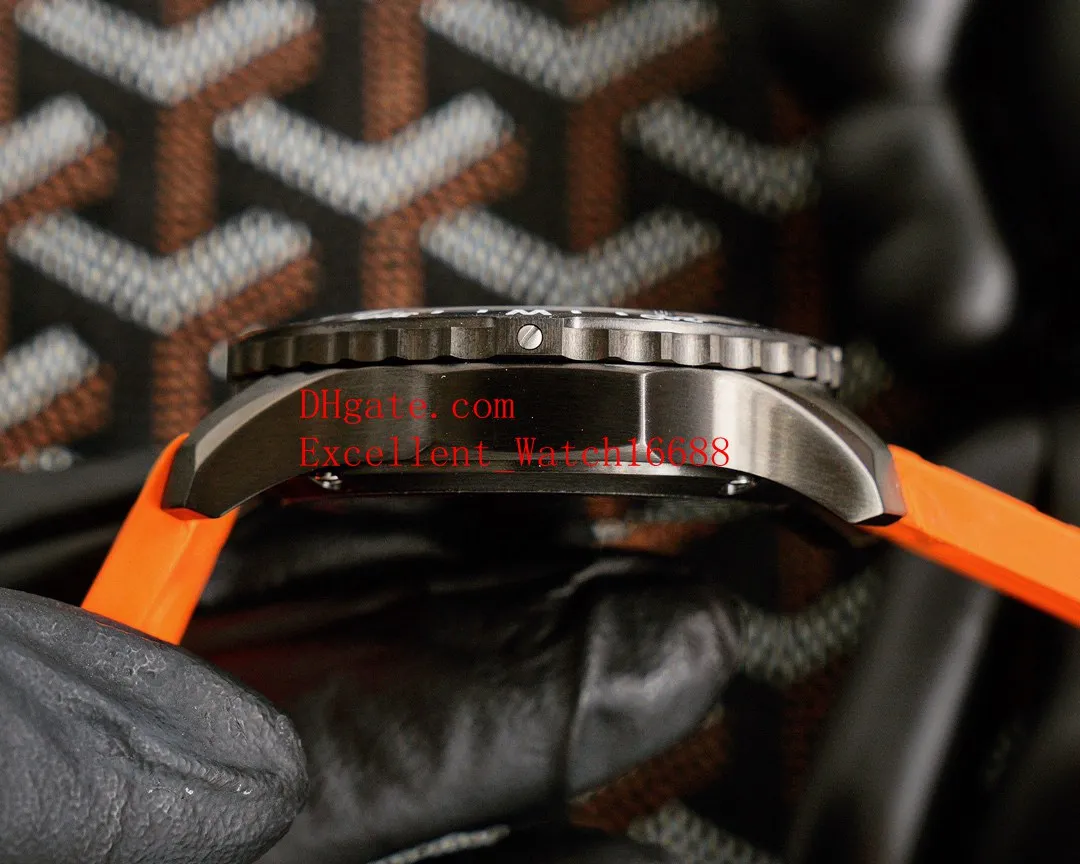 Relógios de pulso 5 cores 44 mm X82310A41B1S1 Preto PVD Caso VK Quartzo Cronógrafo Faixas de borracha de trabalho Relógio masculino Watches252N
