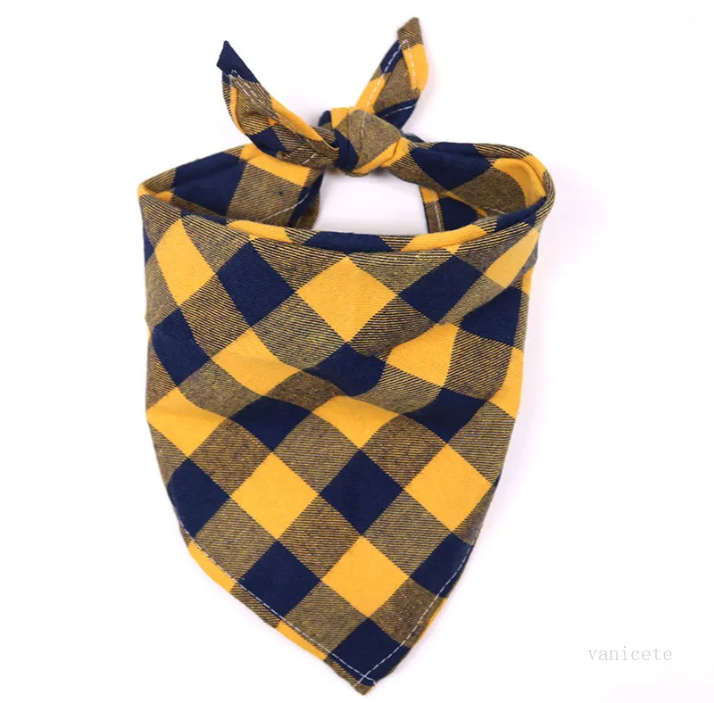 Pet Dog Platfor Scarfs Neckerchief Dogs Trójkątny Ręcznik Kołnierz Bawełna Szkocka Saliva Ręczniki Plus Size Triangle BIBS M L T9I001184