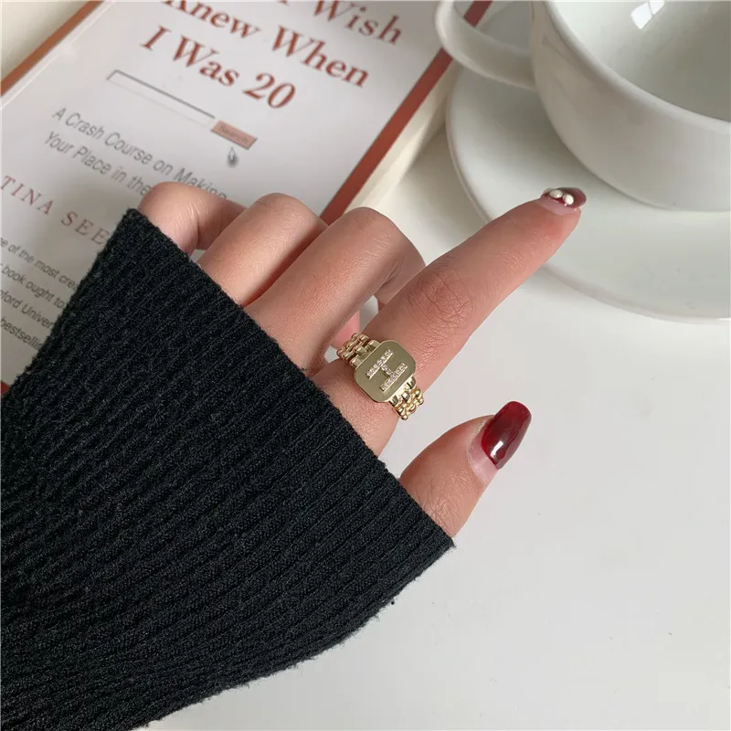 El más nuevo estilo de moda anillo de cadena de Color dorado para mujer A-Z letra anillo con apertura ajustable joyería Femelle Bague219n