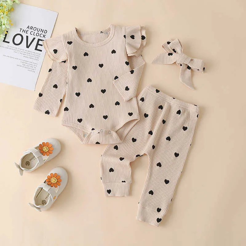 Großhandel Frühling Baby Pyjamas 3-tlg Sets Stricken Waffel Liebe Herz Body + Hosen mit Kopfbedeckung Kleidung E003 210610