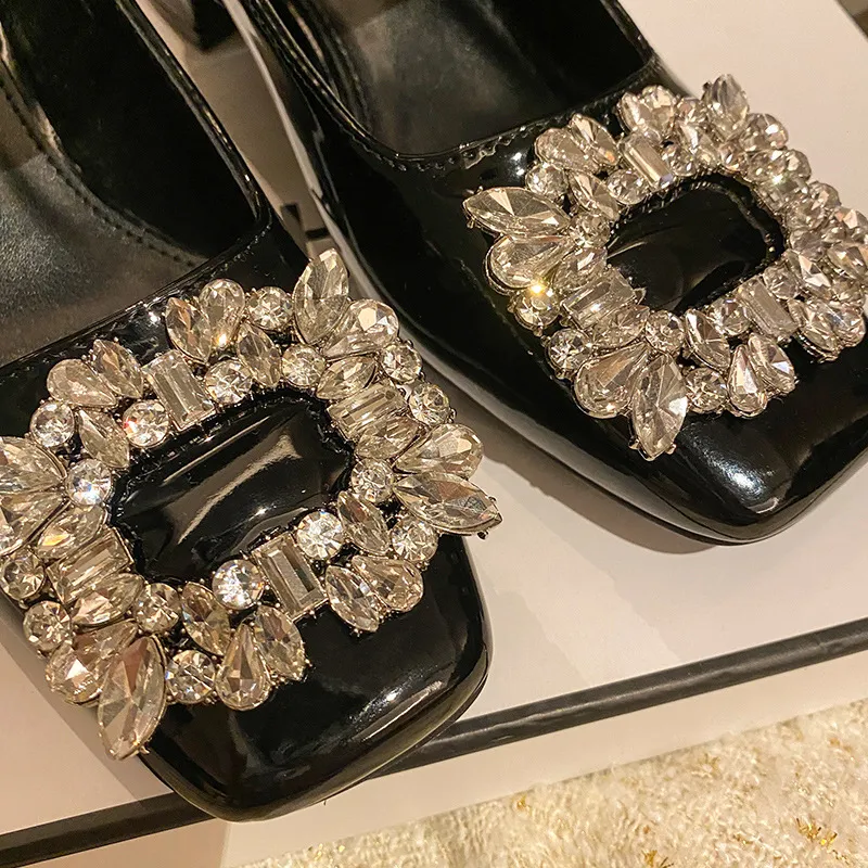 2022 Primavera New Women Shoes Shinestone Diamond Square Tee Middle Salto Médio Solas Grosso Sapatos de Vestidos de Salto Chunky