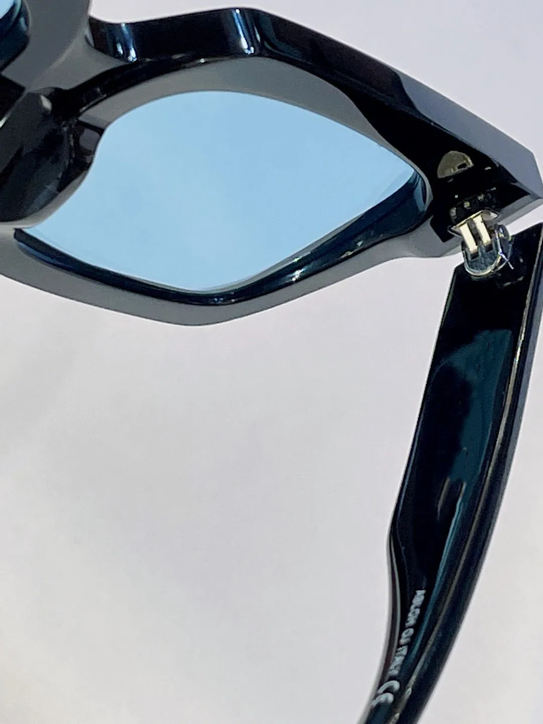 Óculos de sol retro clássicos design de moda design feminino copos de luxo designer de marca de luxo EyeGlass Top Quality Syle Business Style UV400231N