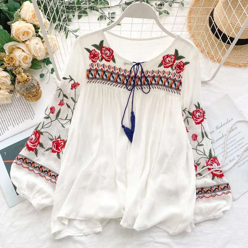Bahar indie halk kadın bluz moda nakış çiçekleri dantel-up gömlek bayanlar rahat gevşek kazak eğlence gömleği moda 210308