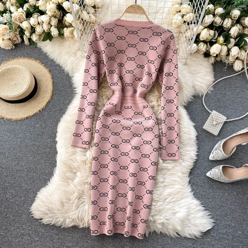 Knitted Sweater Dress Women's Autumn Winter New Fashion Retro Round Neck Jacquard Tight Package Hip Vestidos 210222