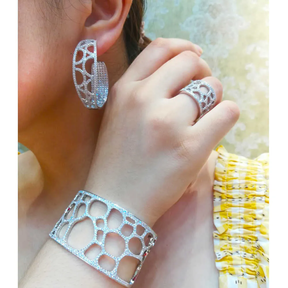 Missvikki Trendy 3 stks Sieraden Set Earring Bangle Ring voor Dames Bruiloft Prachtige Kubieke Zirkoon Crystal Grappige Glanzend Transparante H1022