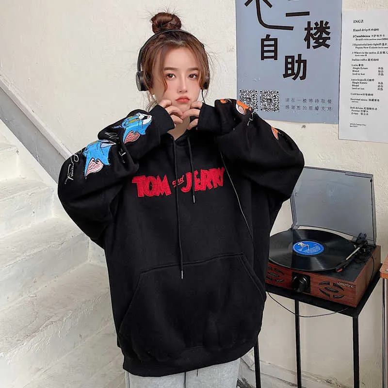 Kawaii stora hoodies för kvinnor harajuku 2021 toppar nya casual streetwear brev tecknad tryck tröja Tom Jerry Q09017730190