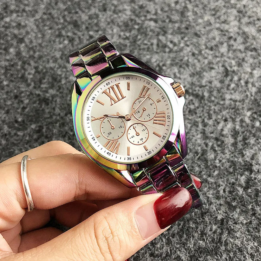 Orologi di marca di moda da donna Ragazza 3 quadranti orologio da polso al quarzo con cinturino in acciaio in metallo stile colorato M97