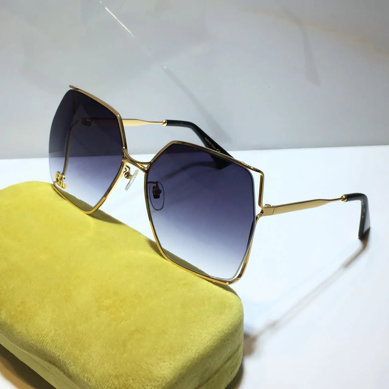 occhiali da sole da donna classici Summer Fashion 0817 Occhiali da vista in metallo stile e montatura in plancia Lenti con protezione UV di alta qualità 0817S256b