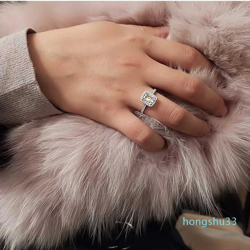 Handgjorda smaragdklipp 2CT Lab Diamond Ring 925 Sterling Silver Engagement Wedding Band Rings for Women Bridal Fine Party Jewelry 20255C
