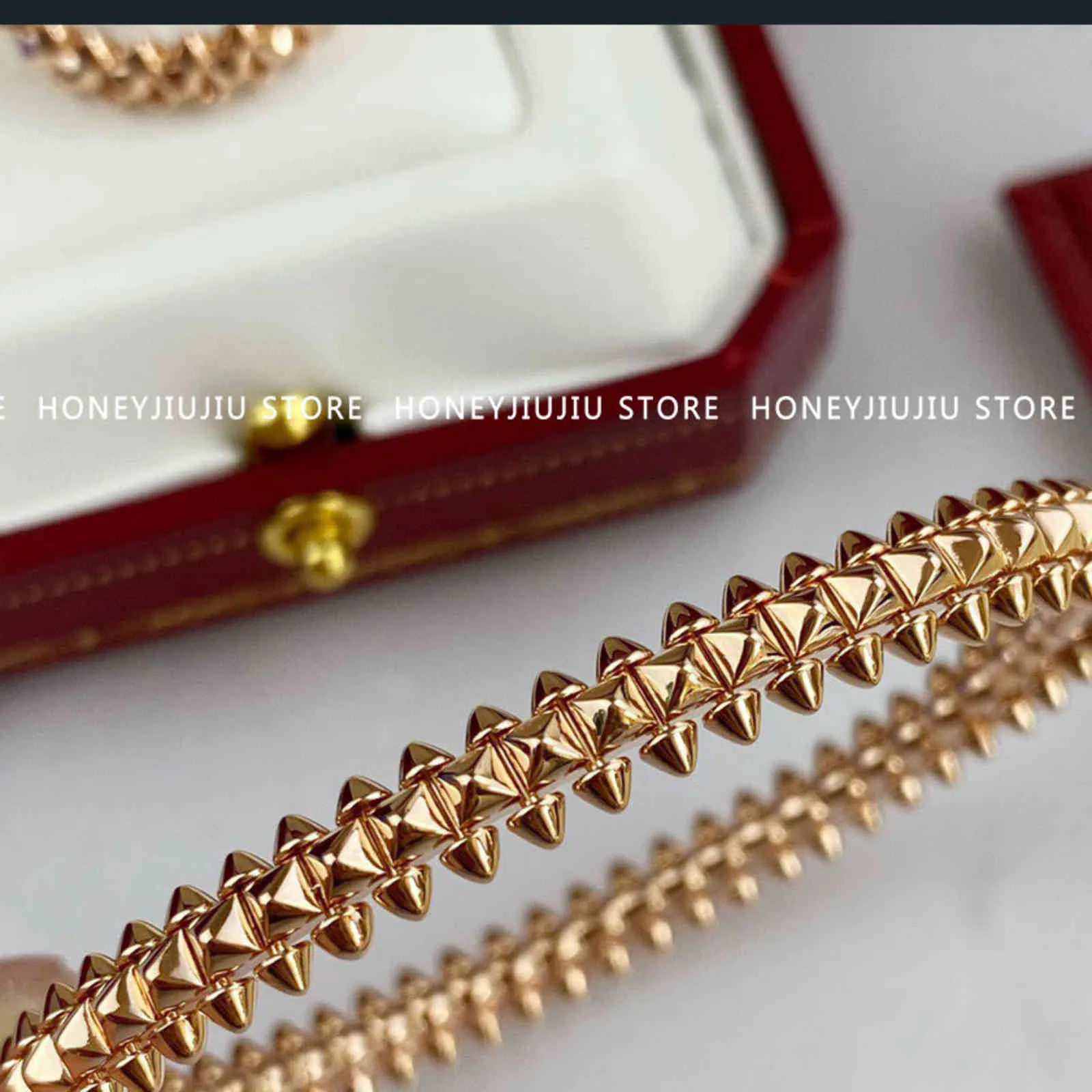 Beroemde Merk Topkwaliteit Luxe Sieraden Markering Klinknagels Rose Gold Platinum Armband voor Dames Fashion Party Classic 2021 Trends