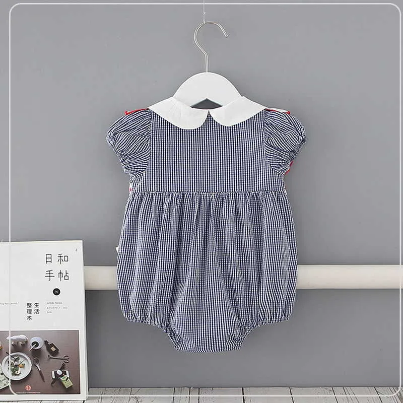 Lato Baby Girl Body Krótkie Rękawy Peter Pan Collar Cartoon Strawberry Kombinezon Lolita Styl Born Ubrania E9222 210610