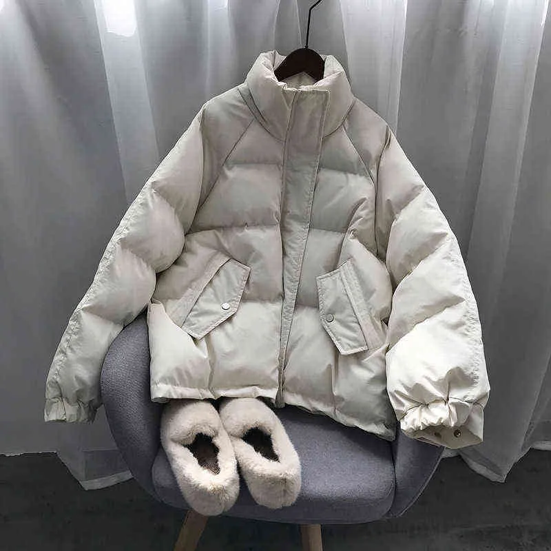 Dam Fashionable Winter Oversized Stand Collar Down Jacket Kvinnor Varm Tjock Lös Chic Parka Bread Padded Coat 211108