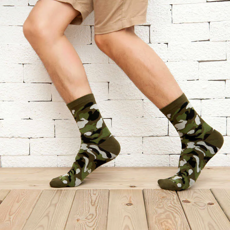 Neuer Stil Socken Herren Tube Camouflage Gentleman Europäisches und amerikanisches Casual Business trendy X0710