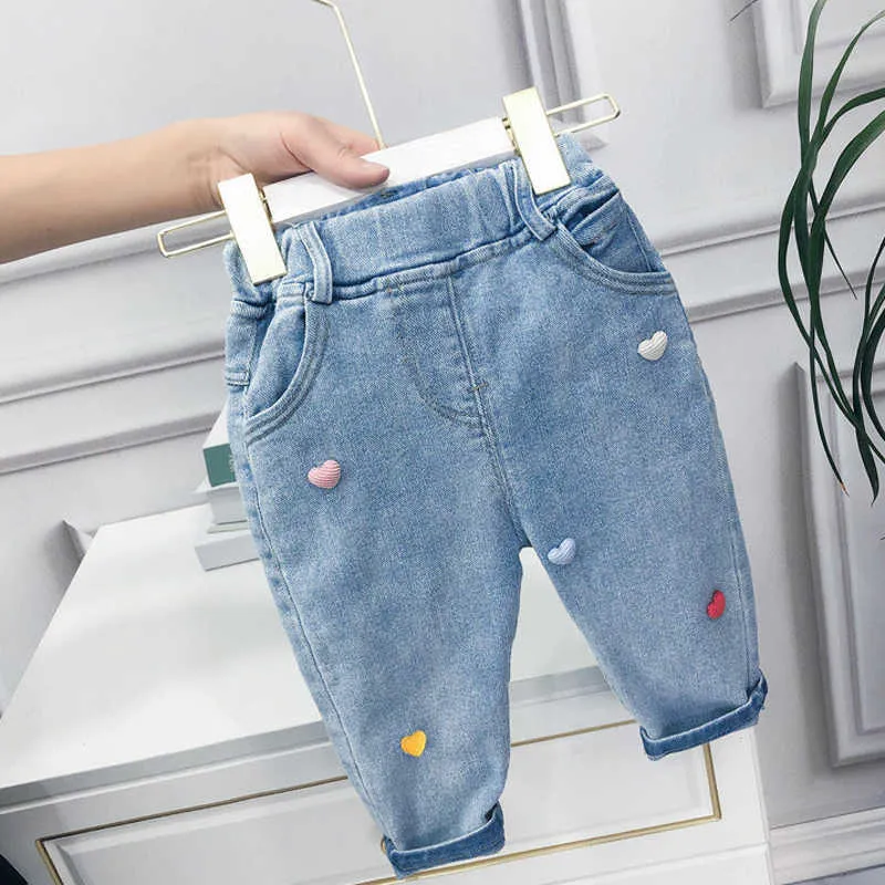 Höstflickor jeans koreanska versionen liten och medelstora kärlek dekoration byxor sport denim byxor mitten av midja barn 210625