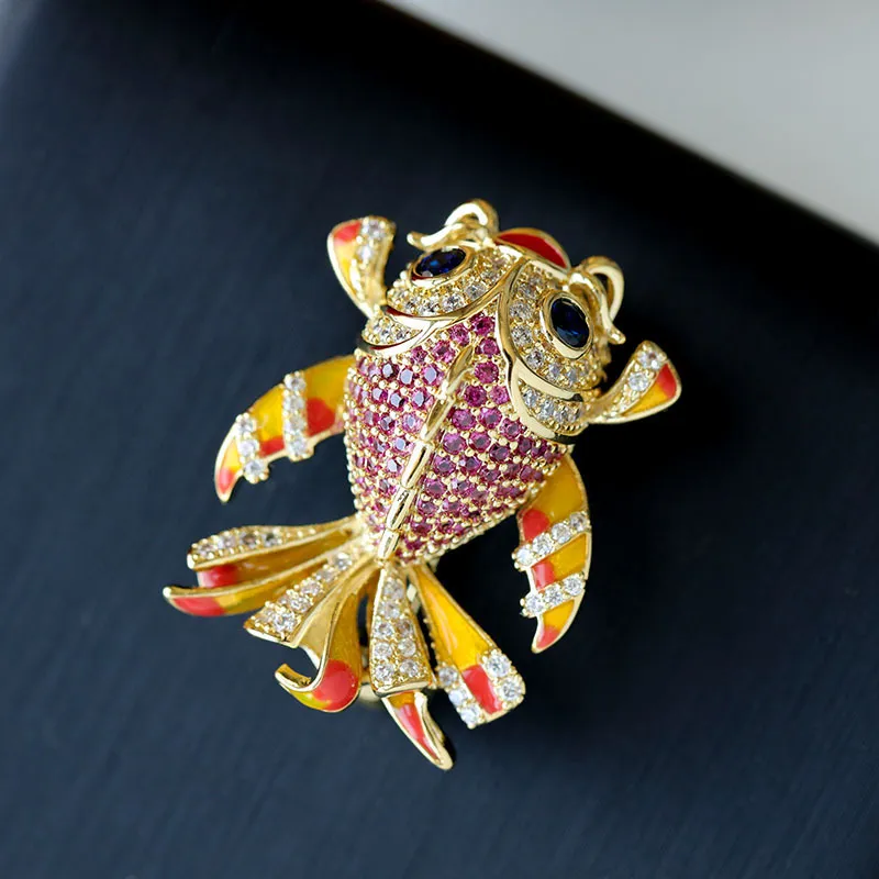 2020 Design Small Fish Brooch High Quality Sparkling Cubic Zirconia Cute Pins For Women Coat Cardigan Accessories
