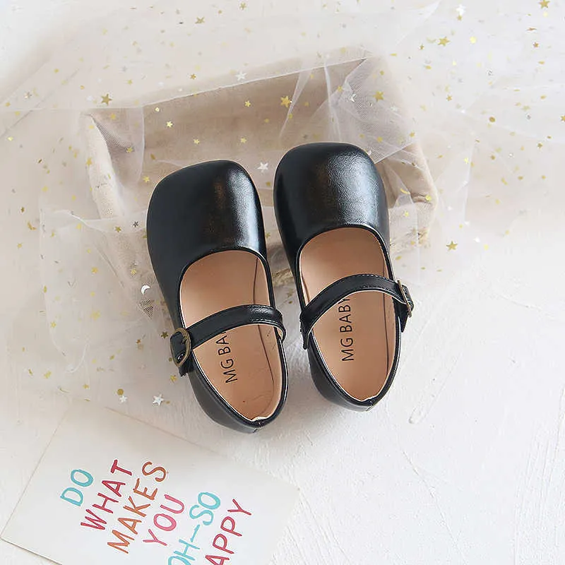 Flickor Enkla skor Nya Mode Barn Vår Höst PU Läder Bredt Toddler Flat Dansande Gummi Princess Skor Kids Baby Shoe X0703