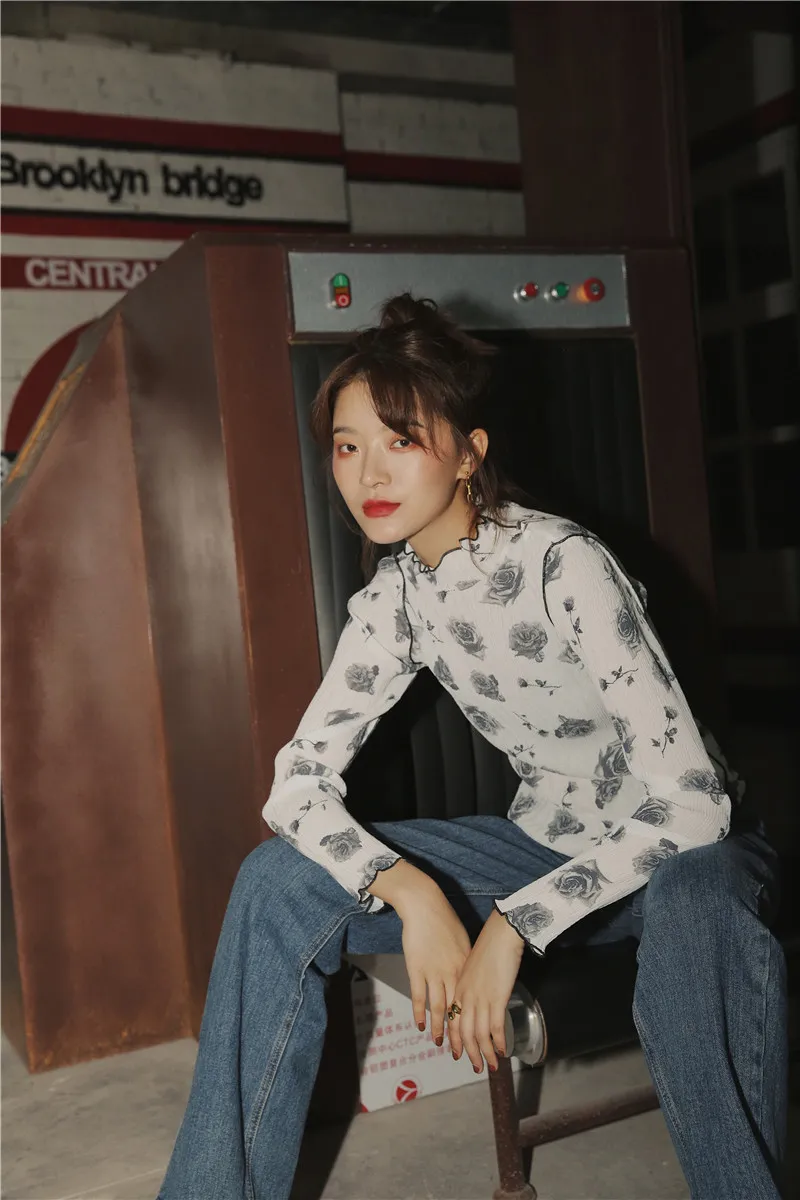 CHEERART Vintage t-shirt à manches longues haut imprimé fleuri blanc t-shirt col roulé sous-vêtements femmes Style coréen automne 210310