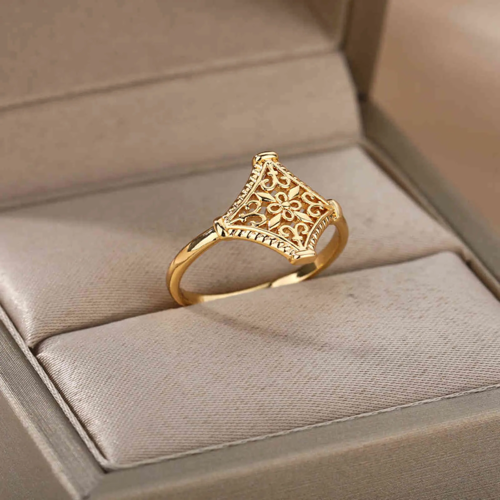 Vintage Hollow Bloem Ringen voor Vrouwen Gouden Sliver Kleur Rvs Ring Esthetische Bruiloft Paar Ringen Boho Sieraden Gift G1125