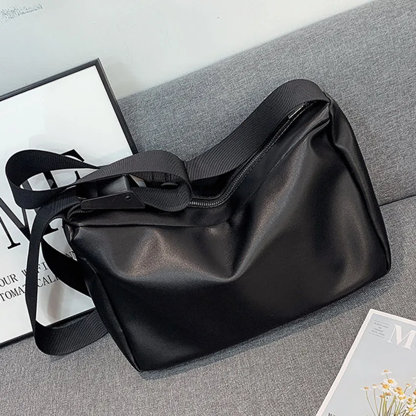 HBP New patent leather messenger bag women`s large capacity fashion women`s bags Korean version trendy solid color shoulderbag
