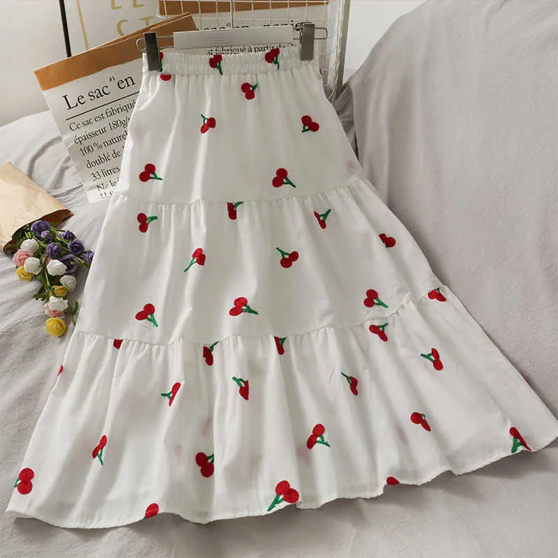 Falda plisada de costura con bordado de fresa dulce de algodón y lino falda larga acampanada de cintura alta elástica coreana para mujer 210619