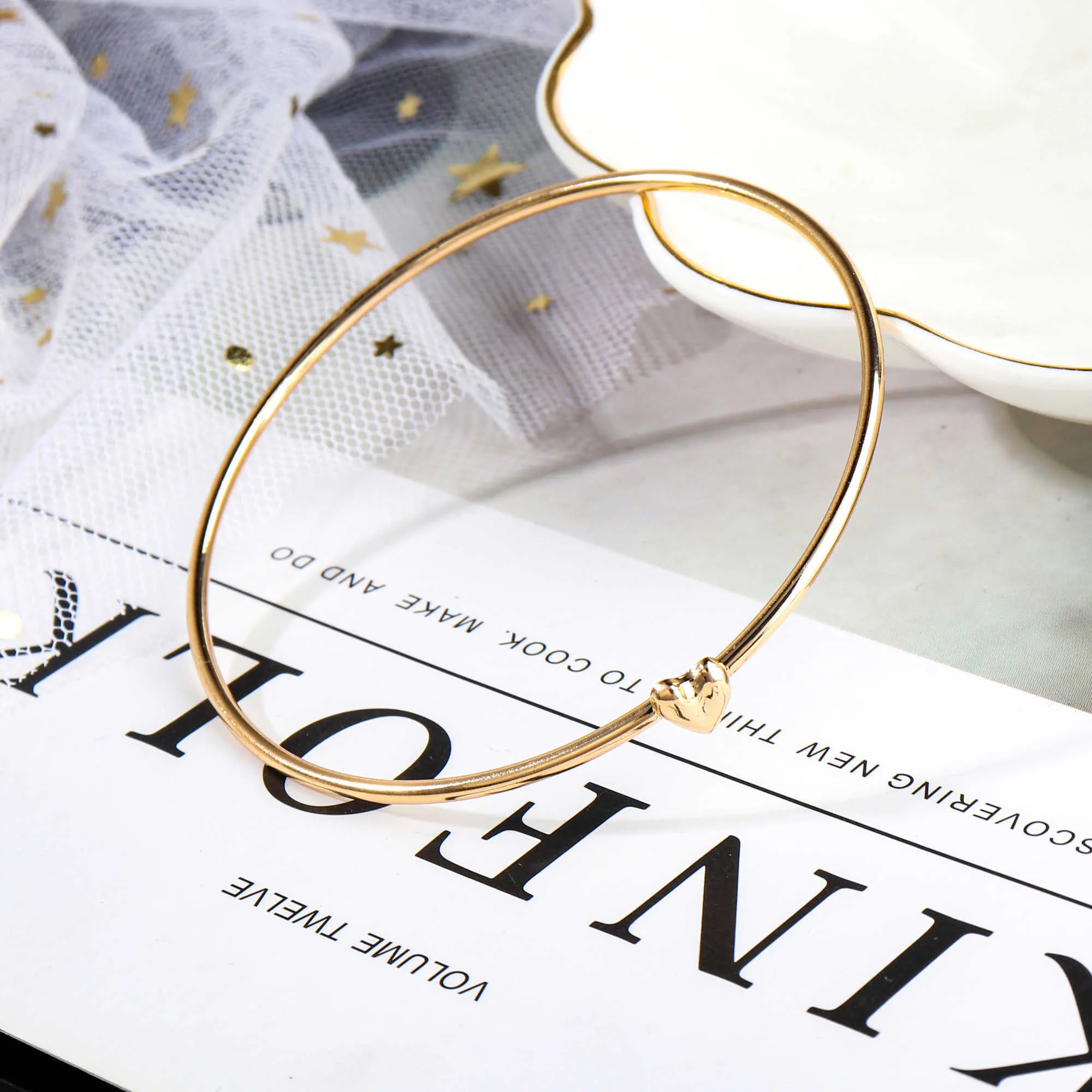 Moda Kobiet Miłość Heart Bangle Classic Gold Modna Bransoletka Biżuteria Romantyczny Prezent Urodzinowy Elegancka dama Bankiet Biżuteria Q0719