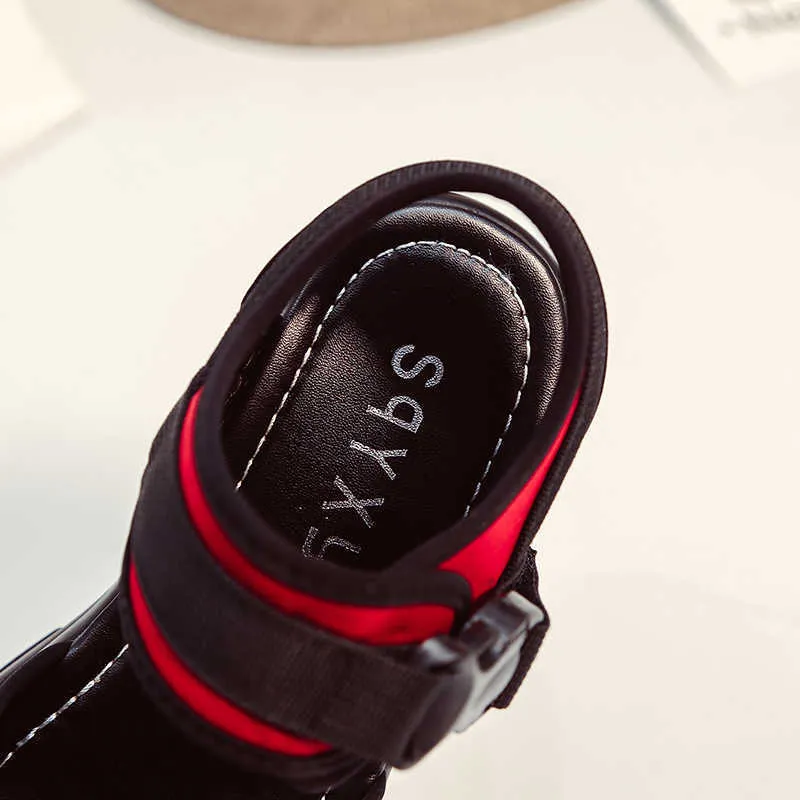 Sandales à plateforme compensée Femmes Chaussures d'été pour femme Boucle en cuir PU Chunky Sandales confortables Highs Noir Femmes Chaussures de mode 2021 Y0721