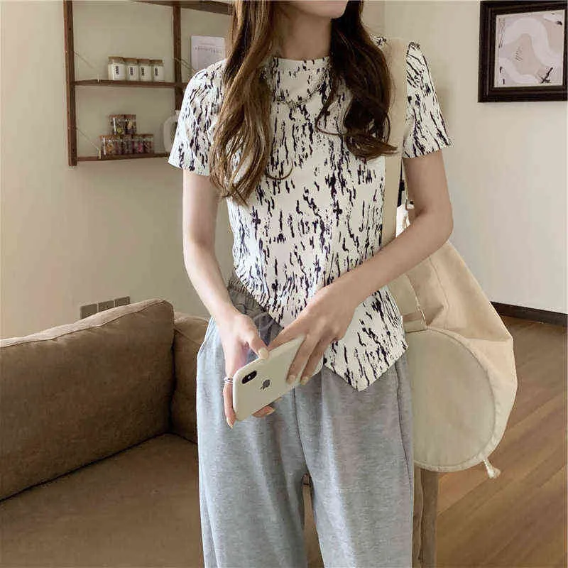 Femme T-shirts été style coréen T-shirt slim à manches courtes imprimé harajuku Asymétrie O-cou blanc doux Tops filles T-shirt de base G220310