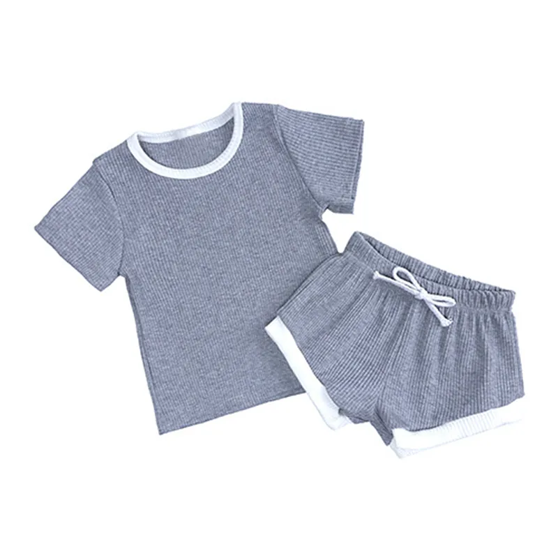 Set di vestiti neonati Vestiti estivi neonati Ragazzi in cotone neonati Top T-shirt + Completi bretelle Set di vestiti bambini 210309