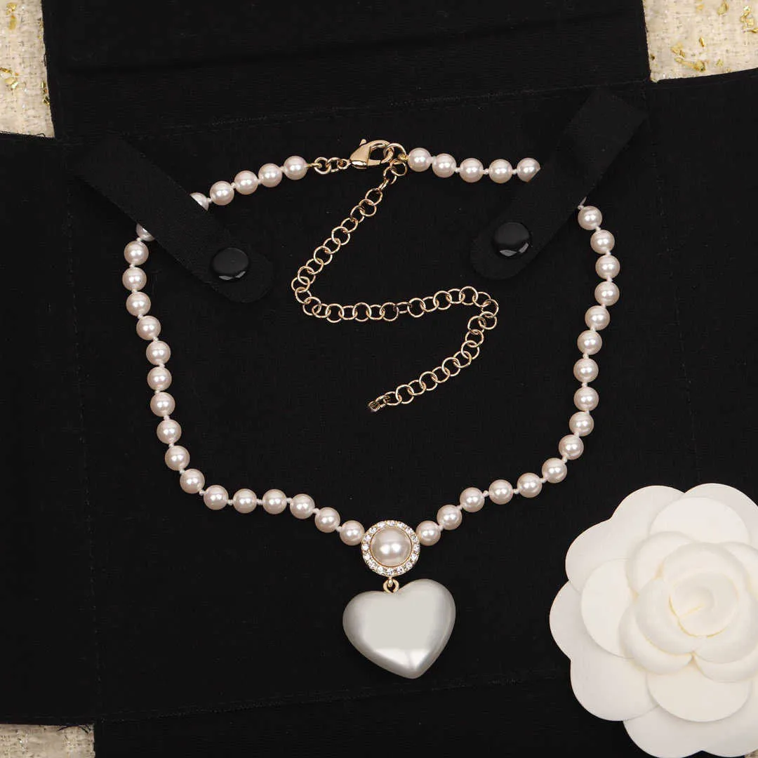 2022 Brand Fashion Jewelry Women Pearls Chain Party Light Gold Color Heart Choker White Pink Beads Luxury Brand Pendant 277G