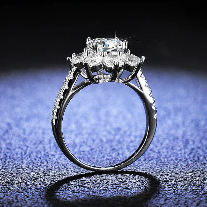 優秀なカットダイヤモンドテスト過去のD色Moissaniteスノーフレークリングシルバー925白宝石の結婚式のギフト