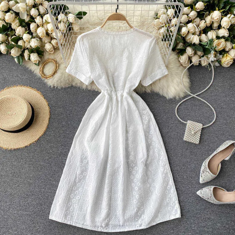 Abito bianco stile spiaggia Moda Elegante ricamo floreale Pizzo Festa Donna Estate Manica corta Casual Quotidiano 210603