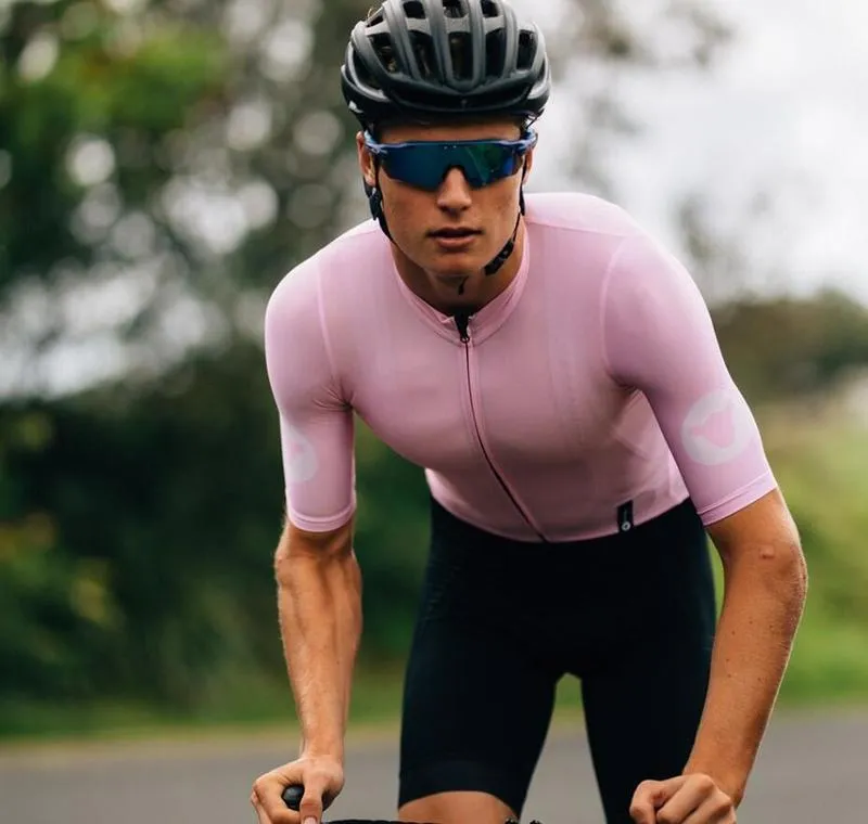 Zespół Black Sheep Pro Areo Cycling Jersey z krótkim rękawem wyścig Aero wycinany z lekkim materiałem dla mężczyzn i kobiet Pink 2203017075101