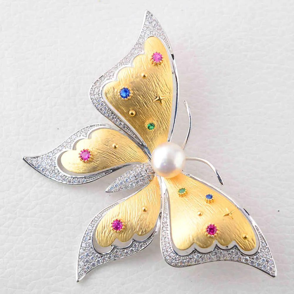 Broche de mariposa de CZ pavimentado chapado en oro de alta calidad