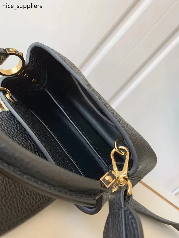 M56770 Capucines Mini Handbag Taurillon Leather in Atlantic Dark Blue Color Classic Women Totes Betved för hand eller över borde267V