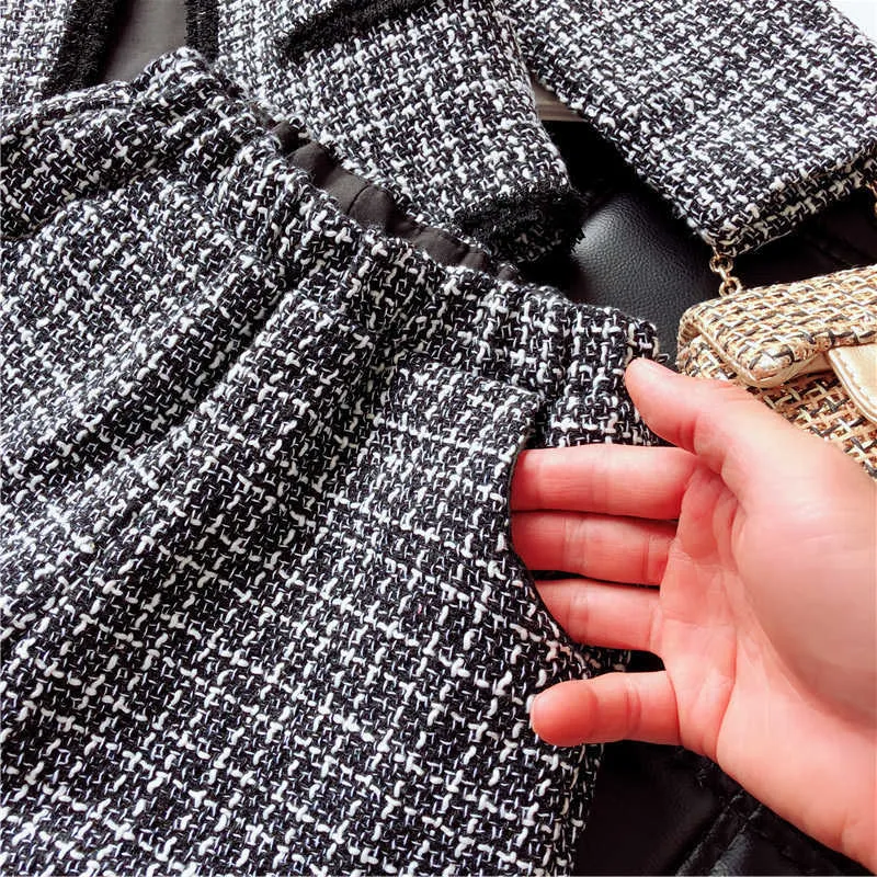 2021 Девушки Пальто Одежда Установите длинные рукава к клетку Кардиган + шорты костюма Blazer Одежда для одежды Детей Детская юбка для одежды Осень X0902