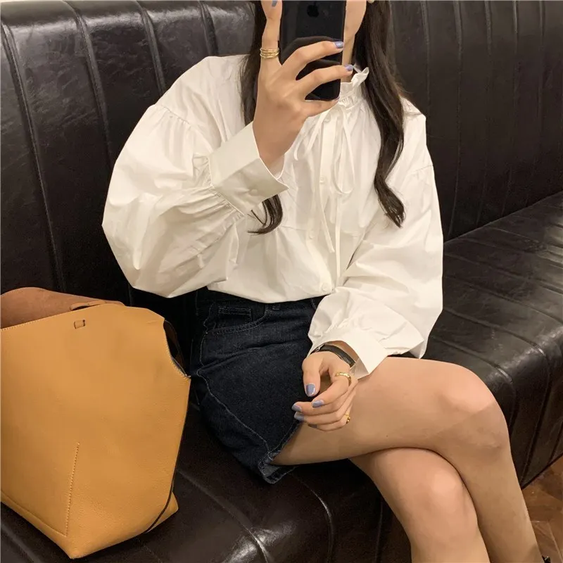 Verkoop vintage vrouwelijke koreaanse wit geplooide chique stijlvolle slanke shirts zoete mode vrouwen allemaal match blouses 210525