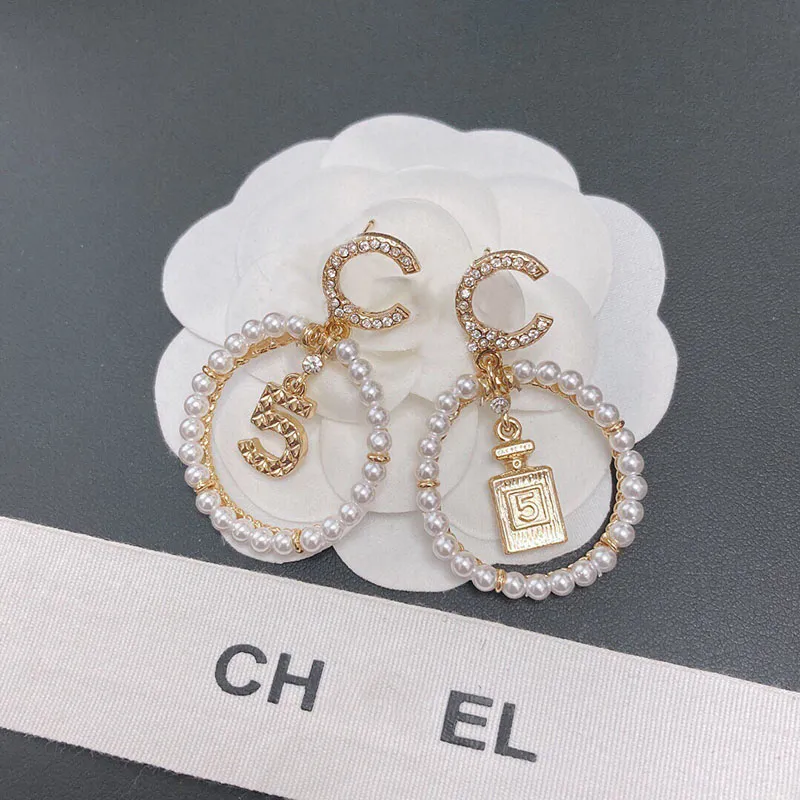 Projektantki Kolczyki Męskie kolczyki NO5 HOOP KOSZCZESKIE Luksusowy liter biżuterii Pearl Pleciony 18K Złote Kolki