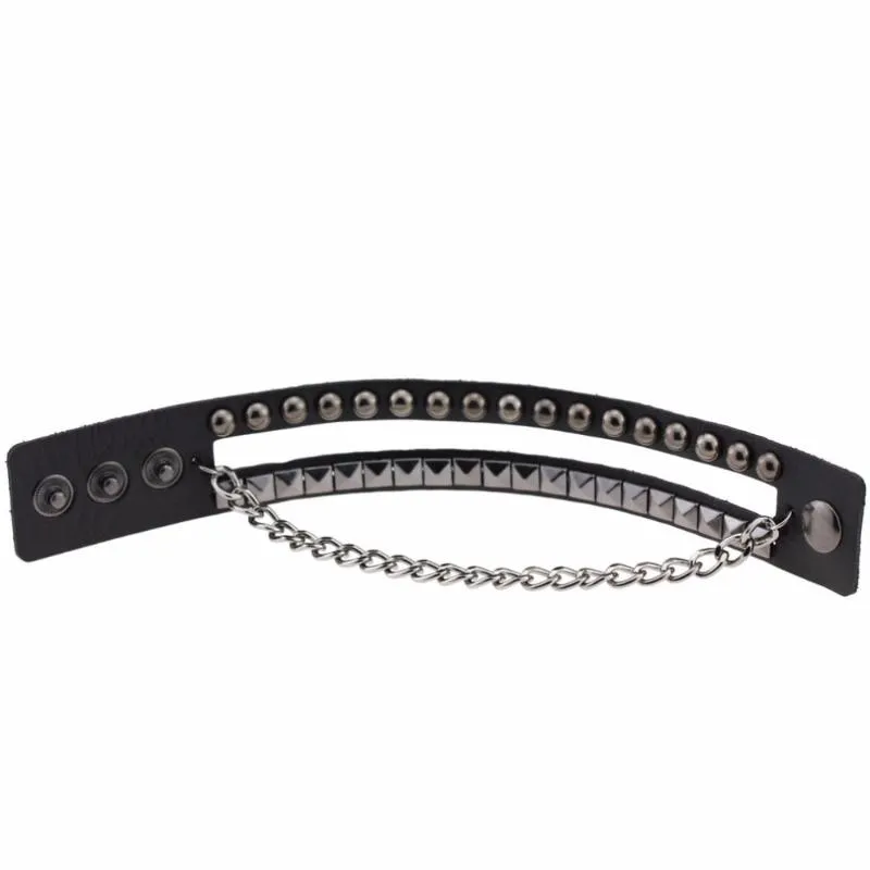 Bracelets de charme 2021 Fashion multicouche à pointes rock chaînes rivets gothiques bracelet en cuir large punk