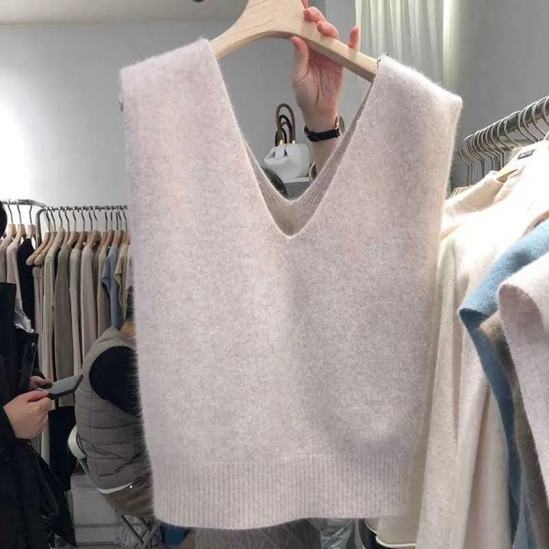 Fashion Vest Ladies Knitted Autumn Winter Cashmere Sweater Women Sleeveless V-Neck Pullover Korean Female Vest Loose Tops 211009