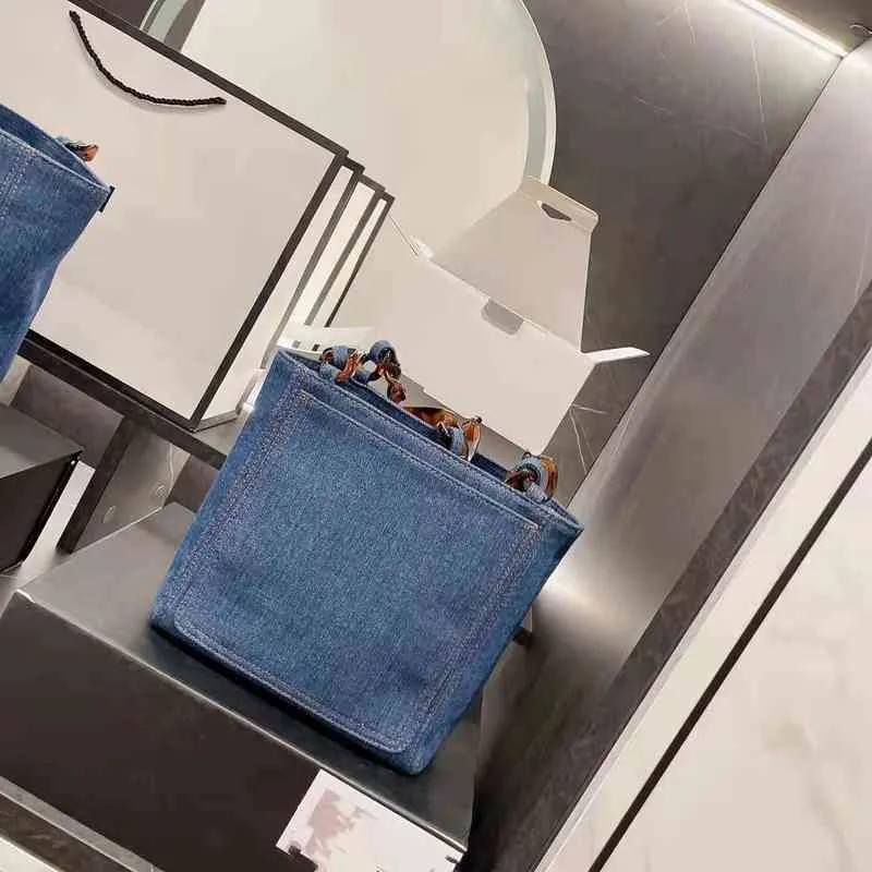 Shopping Bags Simple Versatile Solid Denim Embroidered Tortoiseshell Strap Ladies Tote Shoulder Beach designer 220301
