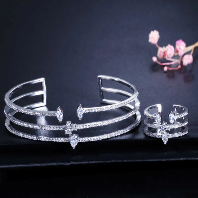 Tiny Trendy Tre Layer Cubic Zirconia Open Bracelet White Crystal Luxury Charm Armband för Kvinnor Bröllop Smycken Gåvor Q0719