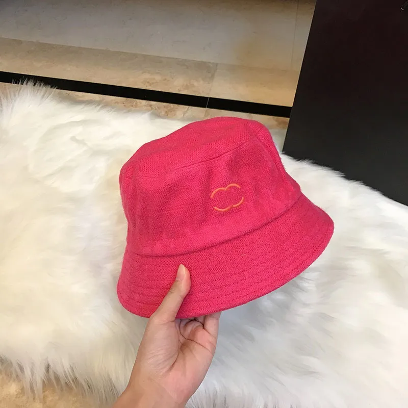 Wełniane kapelusze typu Bucket pary Unisex projektant Rose Red Hat luksusowa moda męska czapka damska czapki Casquette męska czapka damska damskie czapki D2110078HL