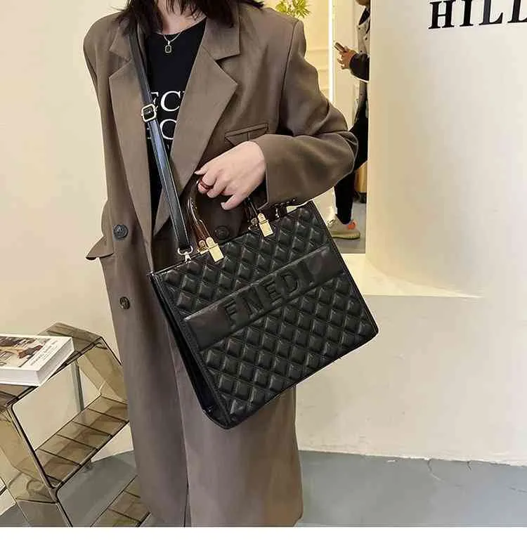 60% OFF quality Fenjia high texture Lingge portable tote women's bag winter fashion trend versatile Messenger Shoulder Bag