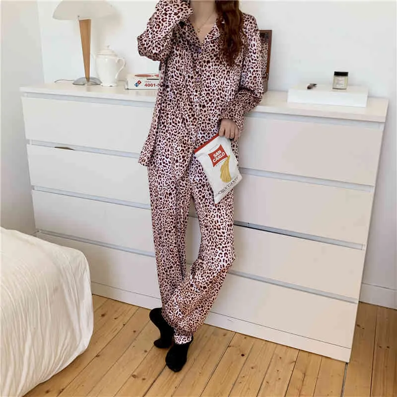 Dois peça terno Cardigans Leopardo Nightwear Doce Soft Casual Homewear Elegante Moda Loose Home Pijamas Sets 210525