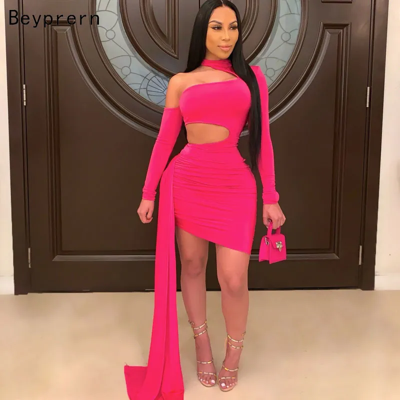 Beyprern Schöne Cut Out Geraffte Mini Kleid Frühling Frauen Eine Schulter Drapierte Dünne Sexy Kleider Party Club Tragen Roben 2021 neue X0521