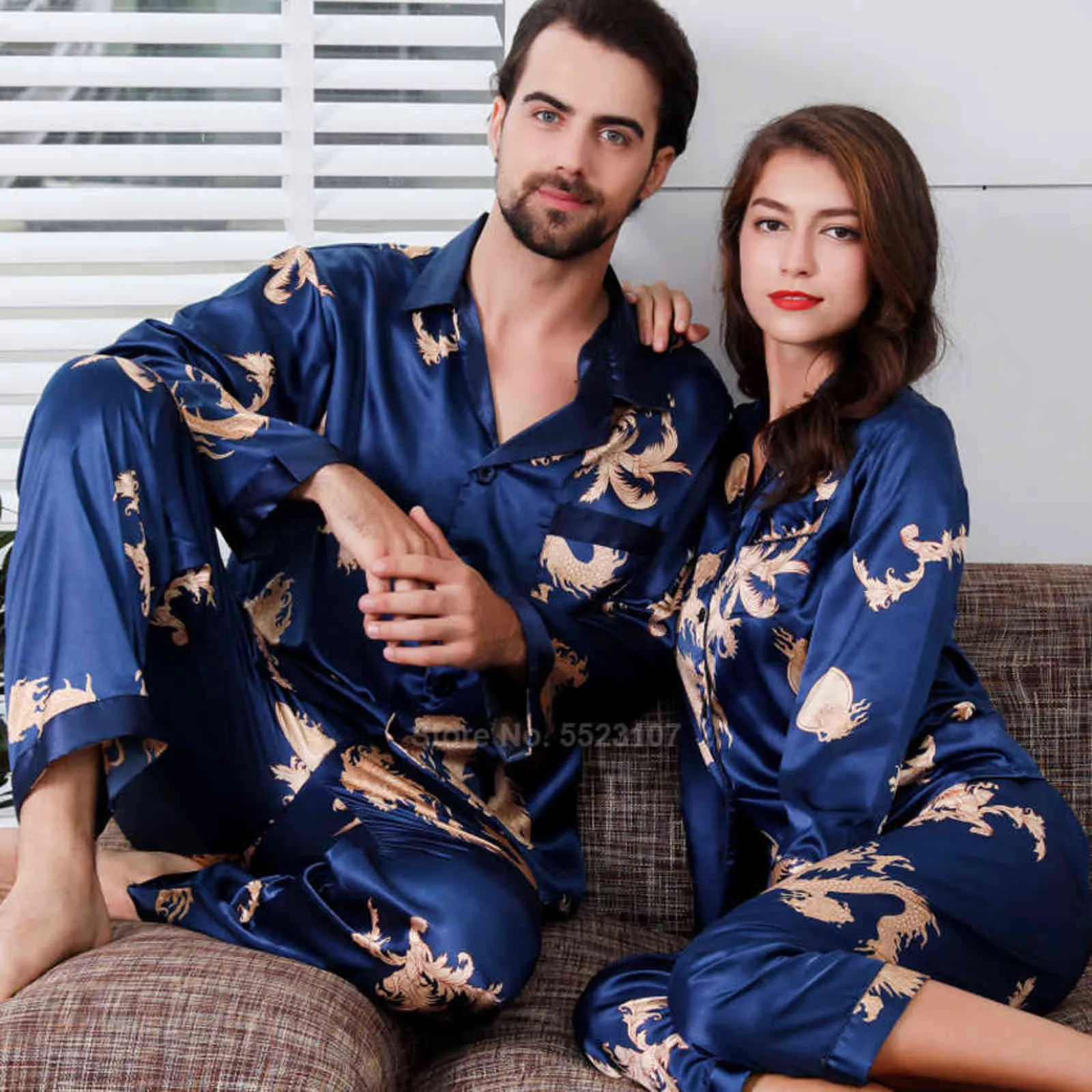 Kvinnor silke satin pyjamas set 2st full ärm topp byxor kinesisk stil år drake print lounge män par pyjamas pjs 211112